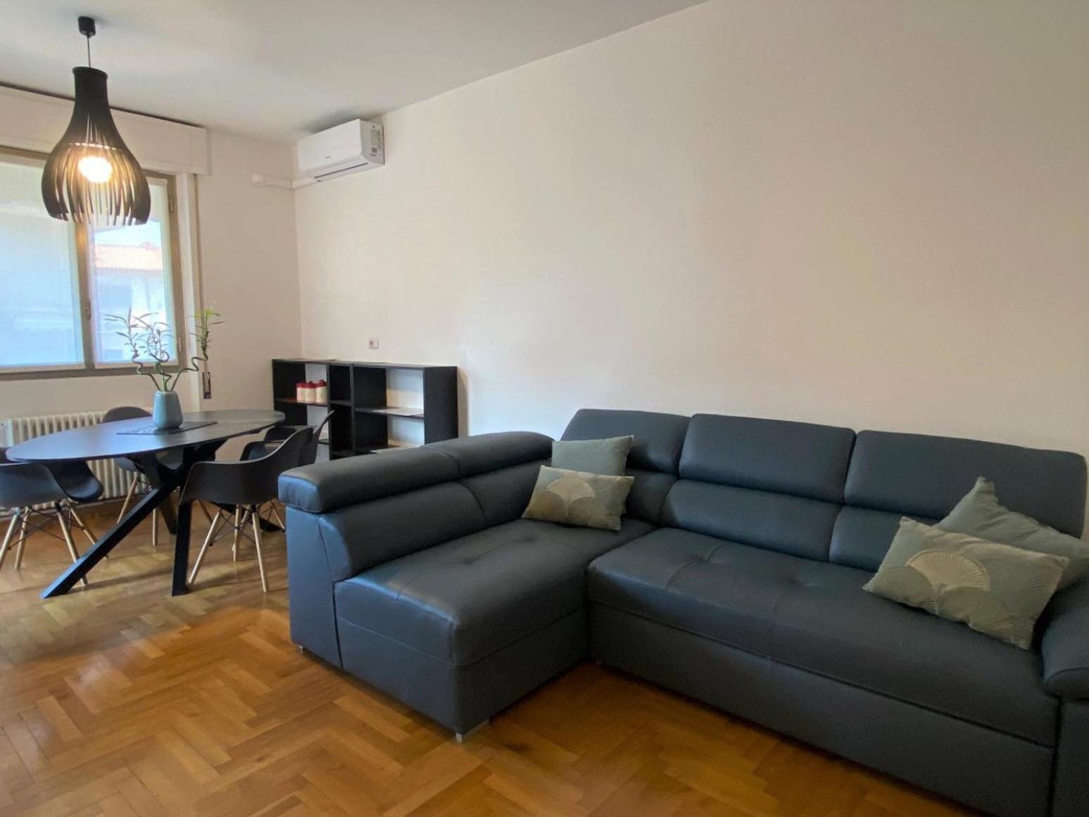 The Little Duck - Modern Apartment With Balcony Como Exterior photo