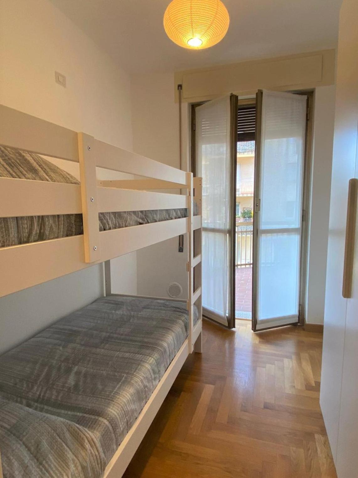 The Little Duck - Modern Apartment With Balcony Como Exterior photo