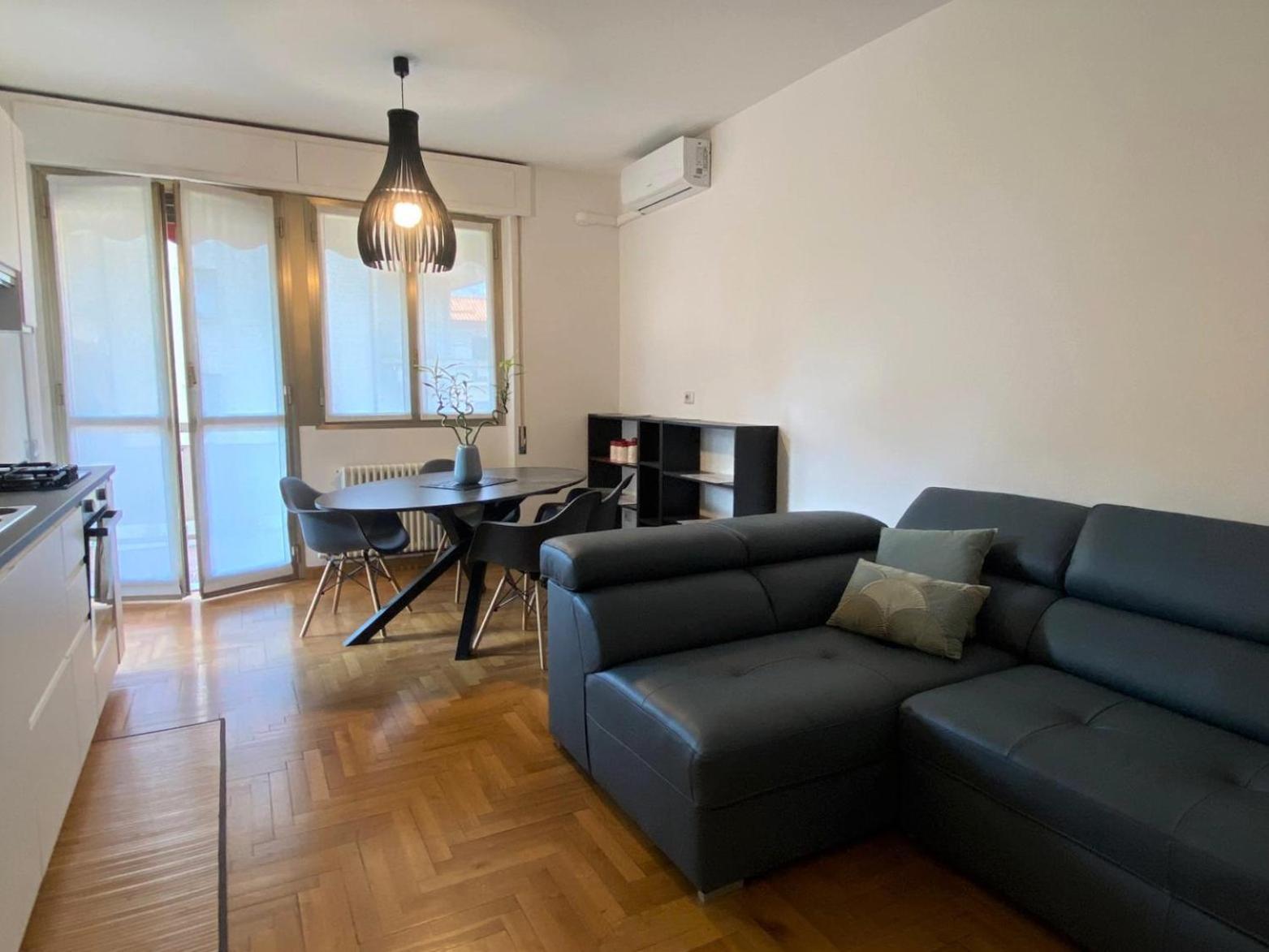 The Little Duck - Modern Apartment With Balcony Como Exterior photo