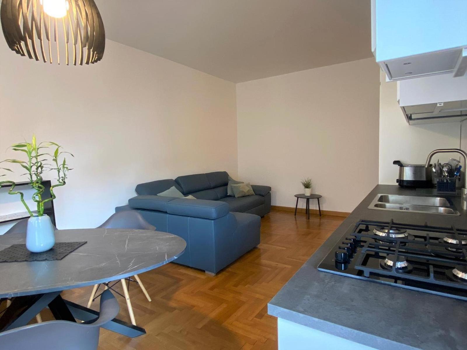 The Little Duck - Modern Apartment With Balcony Como Exterior photo